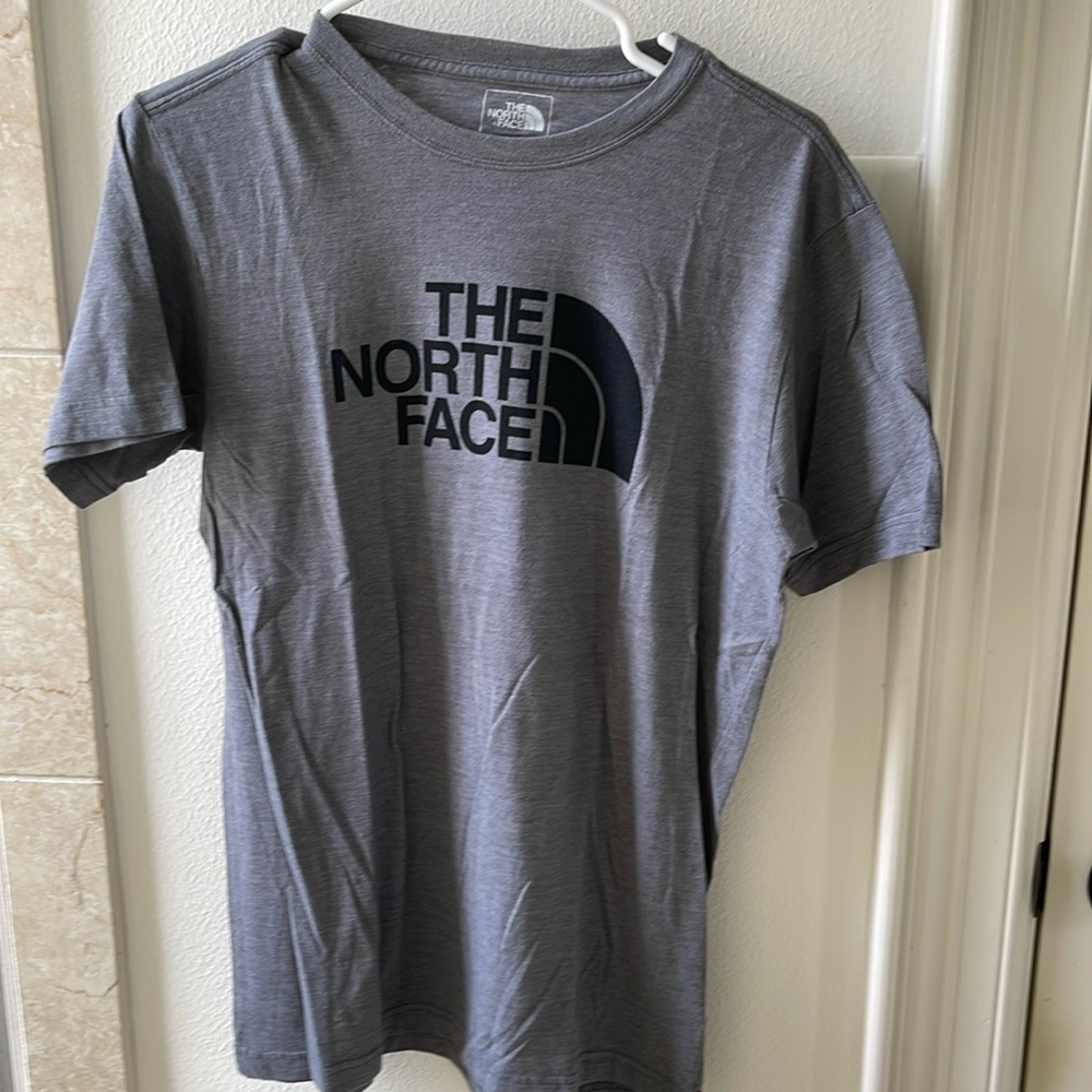 The North Face t-shirt size M